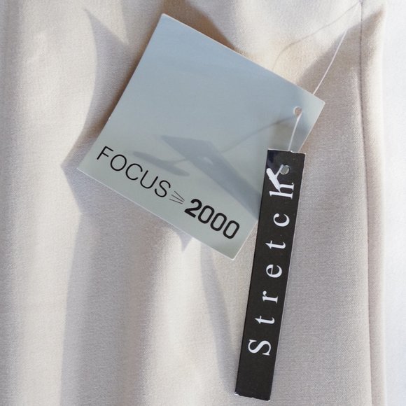 Focus 2000 "Natural Beige" Trumpet Hem Skirt NEW- Sz. 12 - Picture 2 of 3